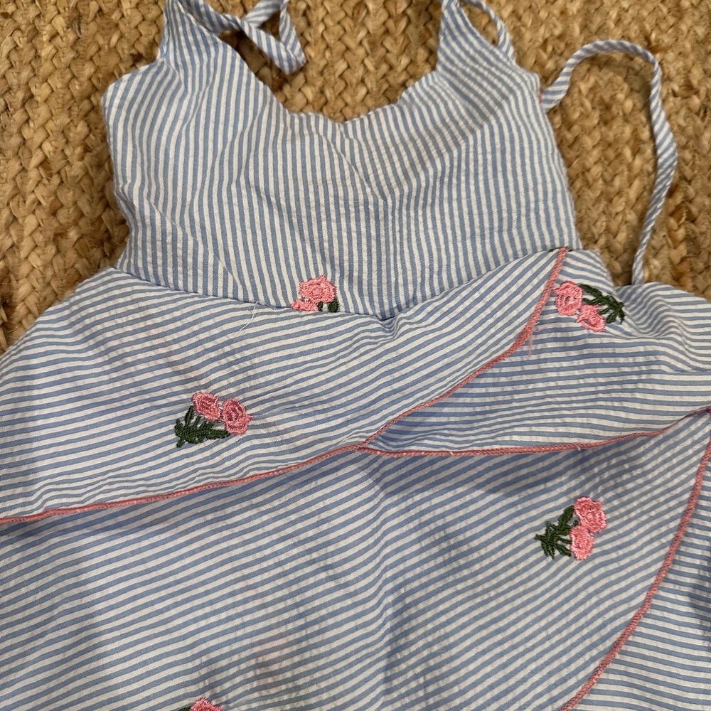 Toddler Embroidered seersucker dress - Picture 2 of 5